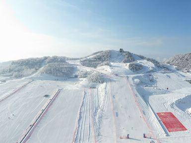 恩施绿葱坡滑雪场