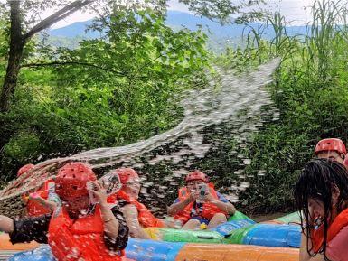 浏阳大围山狮口战地漂流